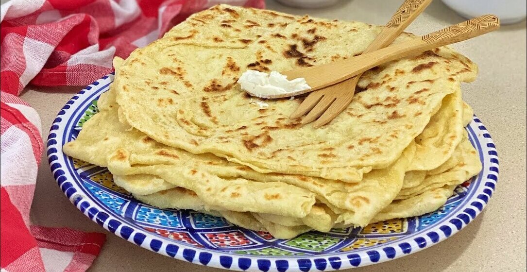 Réalisez du Mlawi, le pain tunisien